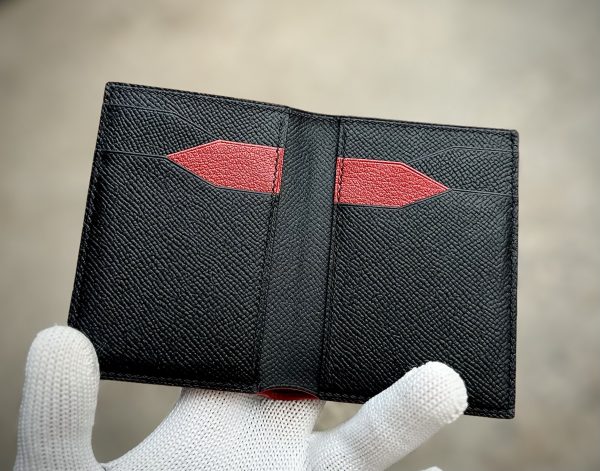 Shark leather customized wallet with a unique texture and premium craftsmanship.